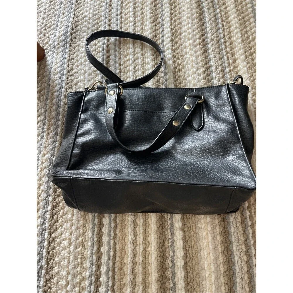 Women's Juicy Courture  Black Purse W/ Shoulder Strap. Pre Owned